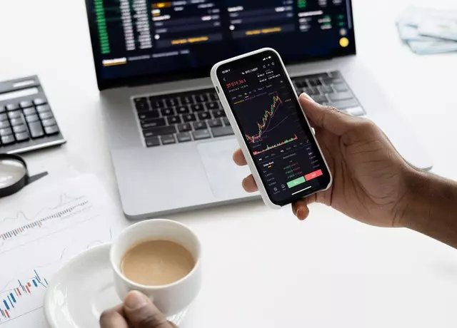 Investieren mit 30 in Aktien und ETFs 